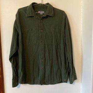 Gander Mountain Men’s L Green Button Down